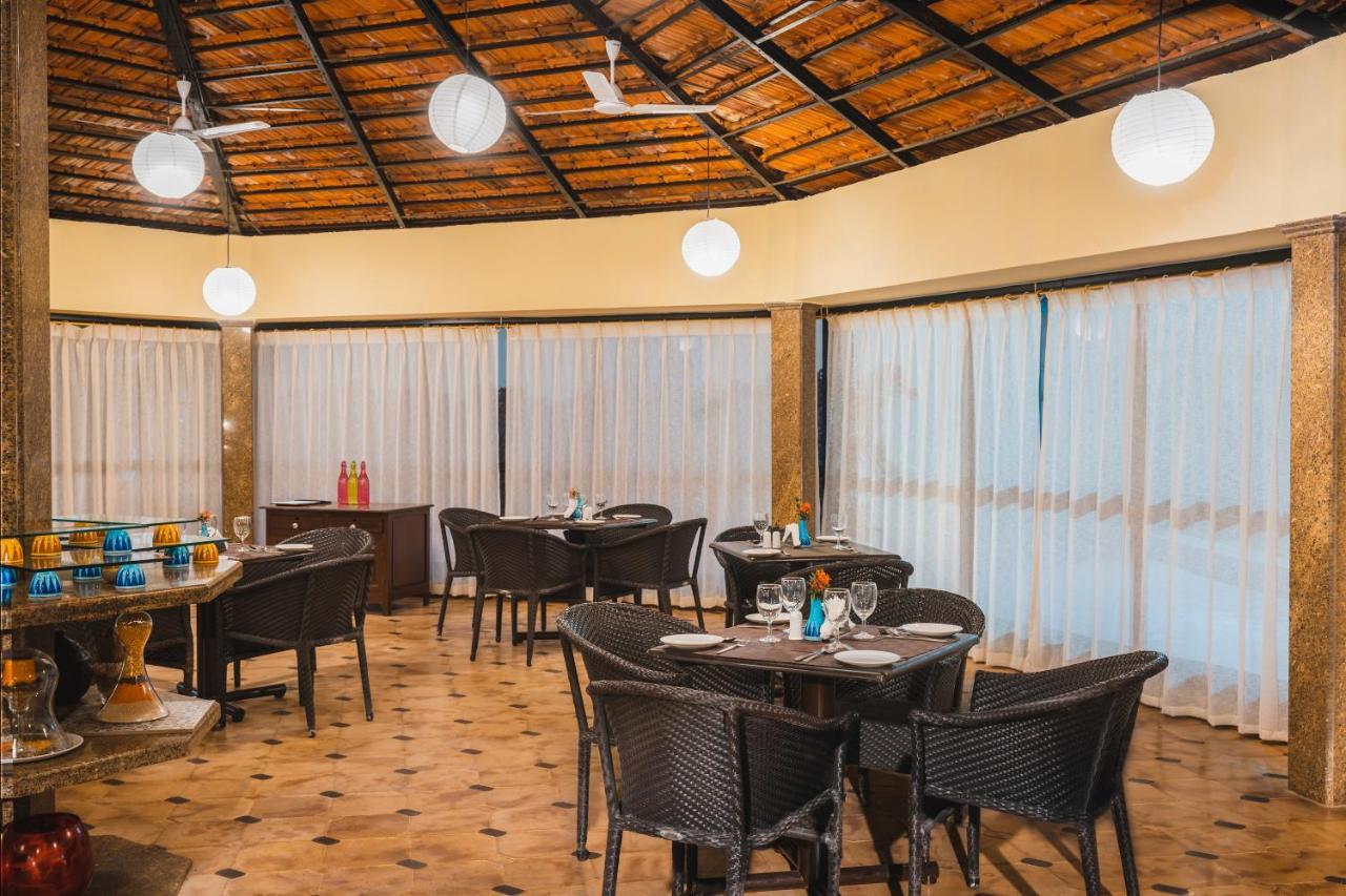 Coconut Grove Beach Resort Colva Ngoại thất bức ảnh