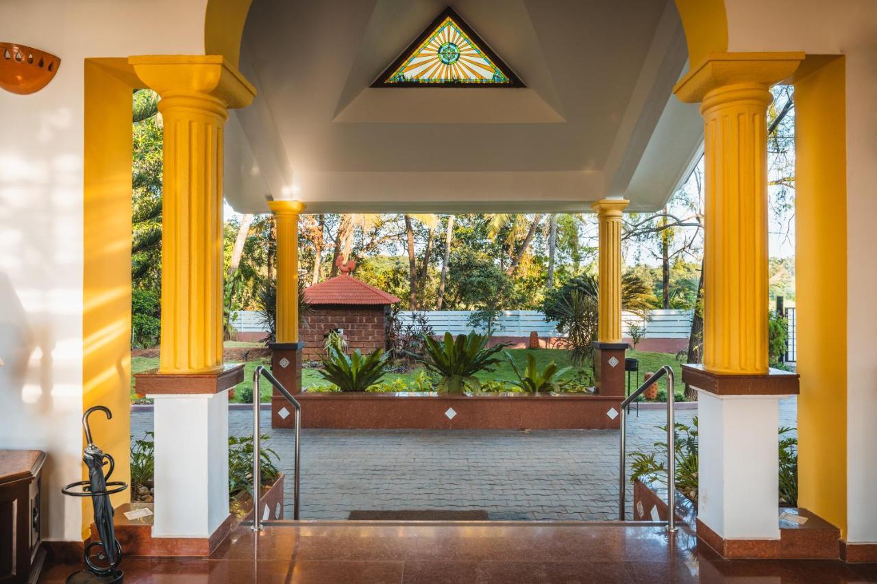 Coconut Grove Beach Resort Colva Ngoại thất bức ảnh